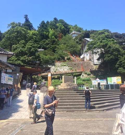 鳥居はくぐらなかったけど・・